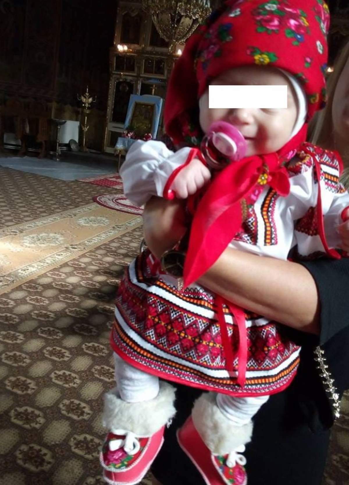 O fetiţă de cinci luni din Vrancea a murit de pneumonie. Medicii au trimis-o acasă şi le-au spus părinţilor că are roşu în gât