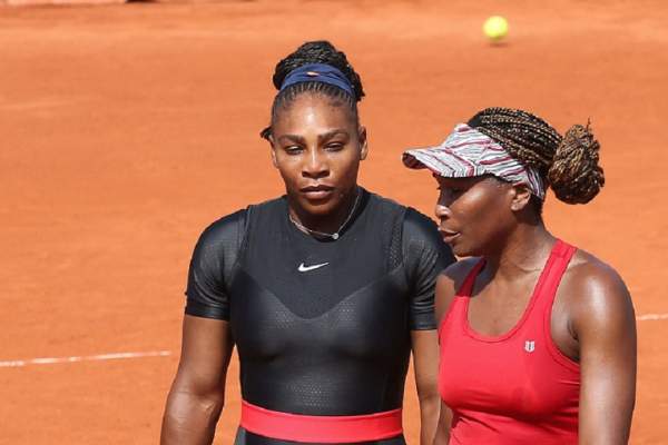 VIDEO / Imagini bombă cu Venus şi Serena Williams! Cele două vedete ale tenisului, dans nebun, în costume de baie, pe yacht