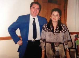 Pe Ştefan Hruşcă îl ştie toată lumea, dar cum arată soţia sa. Gianina a fost fotomodel, iar acum lucrează în IT