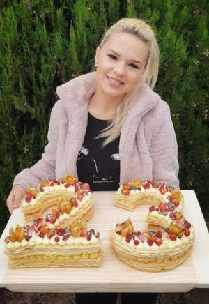 Ea este cea mai sexy concurentă de la "Chefi la cuţite". Rahela are 23 de ani şi l-a dat pe spate pe Chef Scărlătescu