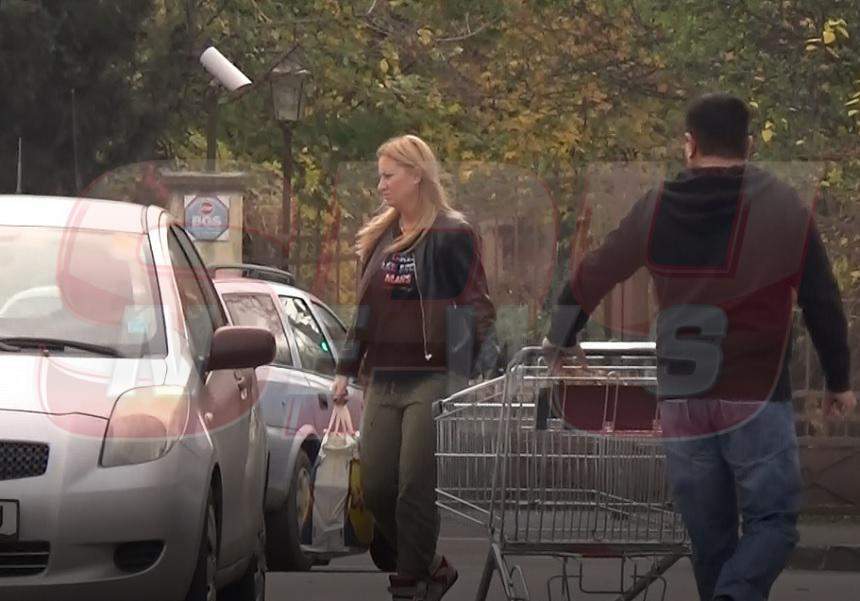 VIDEO PAPARAZZI / Shopping-ul nu mai e ce-a fost! Iată ce a făcut femeia care i-a dăruit doi copii lui Daniel Pancu pe toată durata unei sesiuni de cumpărături