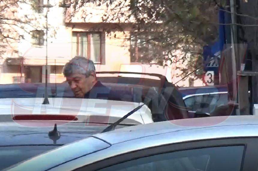 VIDEO PAPARAZZI / E antrenor de top, dar şi soţ de nota 10! Gestul de senzaţie pe care Mircea Lucescu l-a făcut pentru nevasta sa