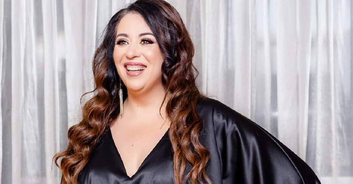 Împinsă de datorii, Oana Roman își vinde rochiile. Cât cere vedeta, pe o piesă din garderoba ei