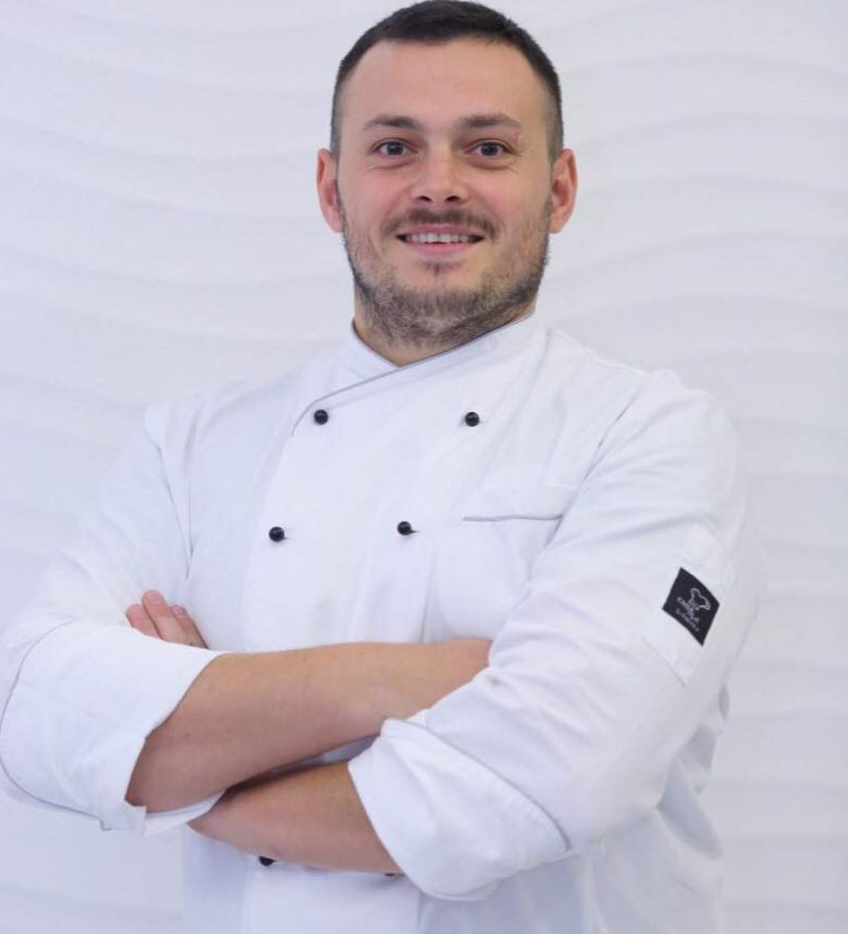 Ce familie frumoasă are Alexandru, câştigătorul sezonului 7 de la "Chefi la cuţite". Uite cum arată soţia şi cei doi copii ai săi / VIDEO