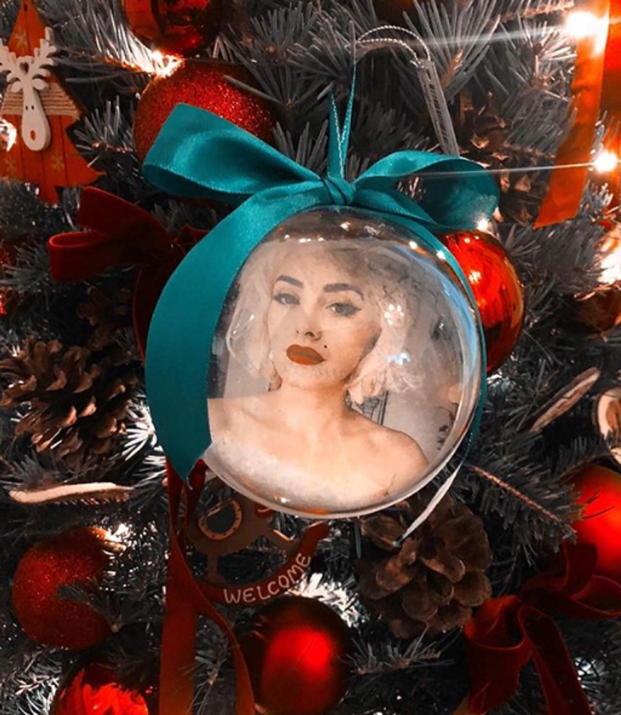 Niciodată nu-i prea multă artă, fă! Aşa şi-a petrecut Ana Morodan Crăciunul. VIDEO