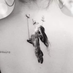 FOTO / Demi Lovato şi-a făcut un tatuaj care a durat 8 ore! Fanii au rămas şocaţi când au aflat semnificaţia