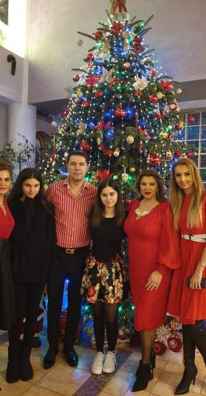 Mihaela Borcea a petrecut Crăciunul cu fostul şi actualul. Au demonstrat că există prietenie după divorţ. VIDEO