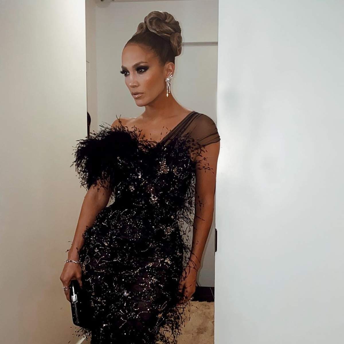 FOTO / Buzele tale...două petale! Jennifer Lopez a lăsat totul la vedere, într-o ținută care a rupt gura târgului