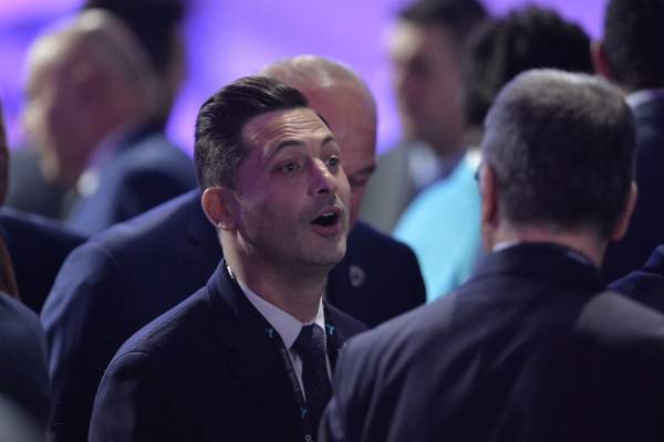 Un greu din fotbalul românesc critică strategia pe care Mirel Rădoi vrea să o implementeze la echipa naţională! „Îmi vine să-mi dau două palme în văzul lumii”