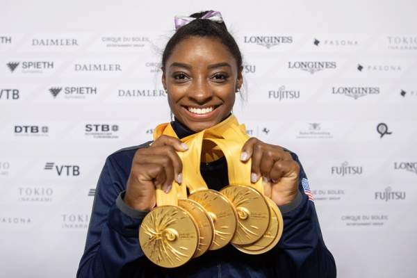 VIDEO / Imagini de senzaţie cu Simone Biles în vacanţă! Iată ce sărituri în apă a reuşit să facă gimnasta