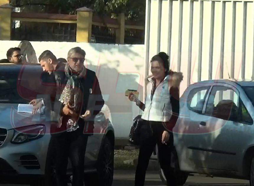 VIDEO PAPARAZZI / În spatele fiecărui bărbat de succes stă o femeie puternică! Ilie Năstase nu mişcă un deget în afaceri, fără voia soţiei sale