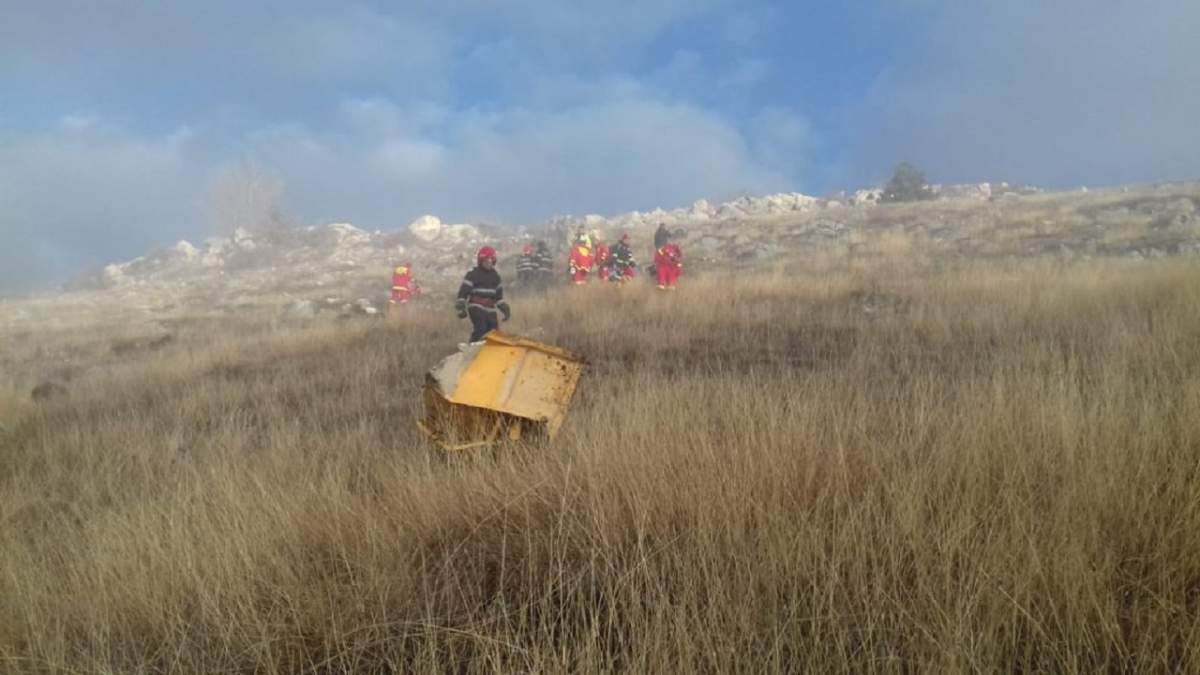 Accident tragic în Alba! Un bărbat a murit după ce camionul încărcat cu piatră în care se afla s-a răsturnat