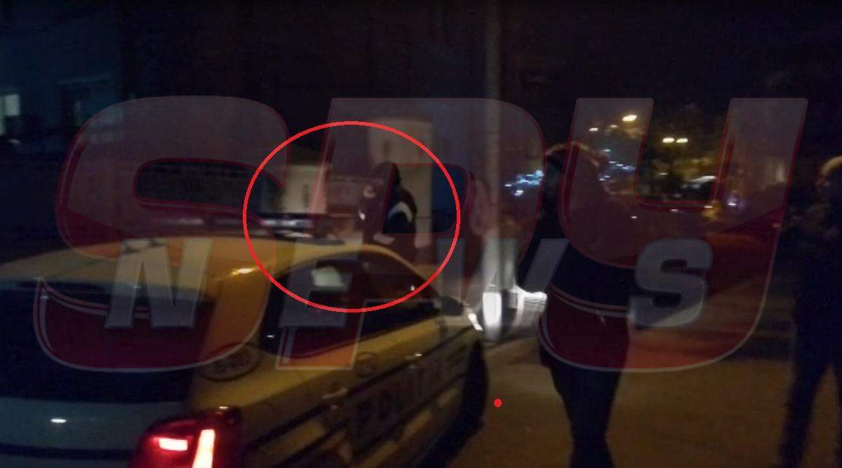 VIDEO PAPARAZZI / Cine și-a făcut apariția la secția de poliție unde a fost adus, încătușat, What`s Up