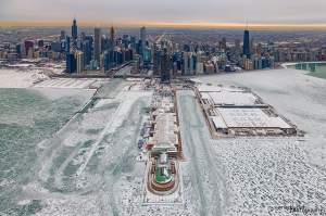 FOTO / Fenomen surprinzător pune stăpânire pe America! Vortexul polar, frig fără precedent în Chicago