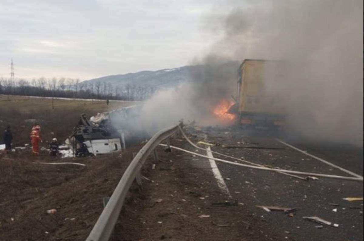 Cine sunt cei doi şoferi de TIR morţi în accidentul din Caraş Severin! Au pierit pe loc