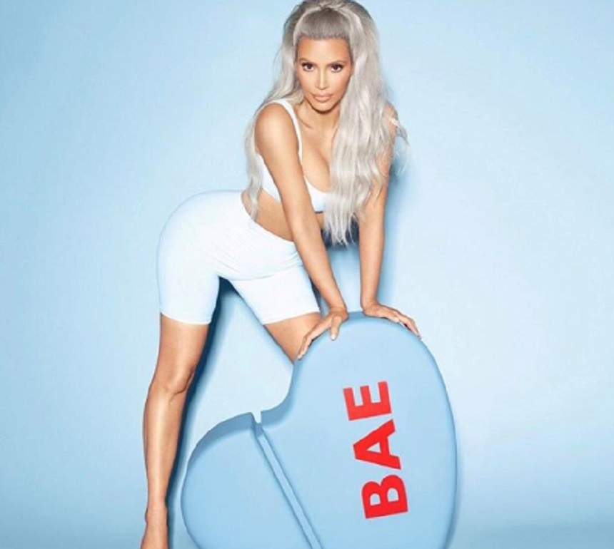 FOTO / Kim Kardashian s-a transformat în păpușă Barbie! Ce schimbare de imagine a mai bifat vedeta