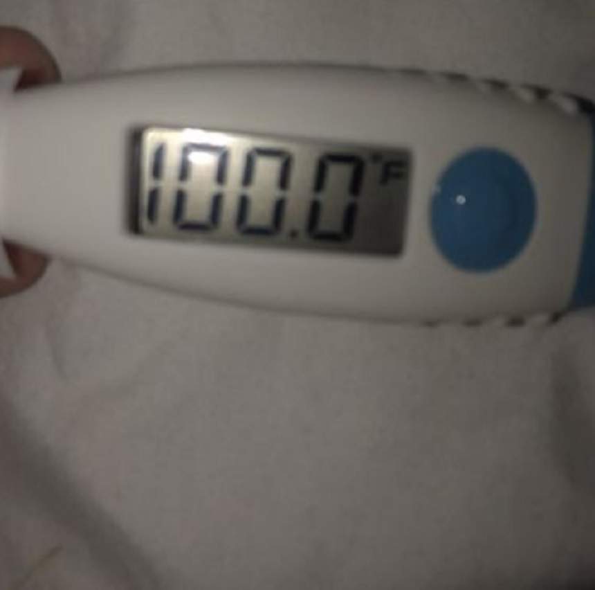 Un adolescent a încurcat termometrul cu testul de sarcină al iubitei. Ce a urmat întrece orice imaginație