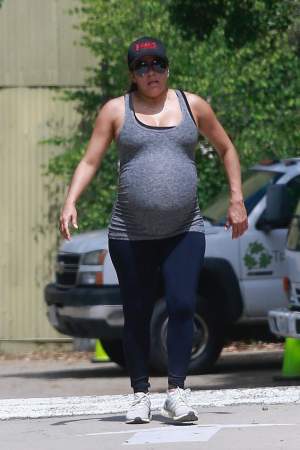 VIDEO / Așa a reușit Eva Longoria să topească kilogramele în plus! Vedeta arată mai bine decât înainte de a rămâne însărcinată