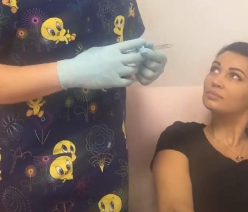 Nicoleta Luciu, din nou la estetician! S-a filmat în timp ce i se făceau injecţii în faţă