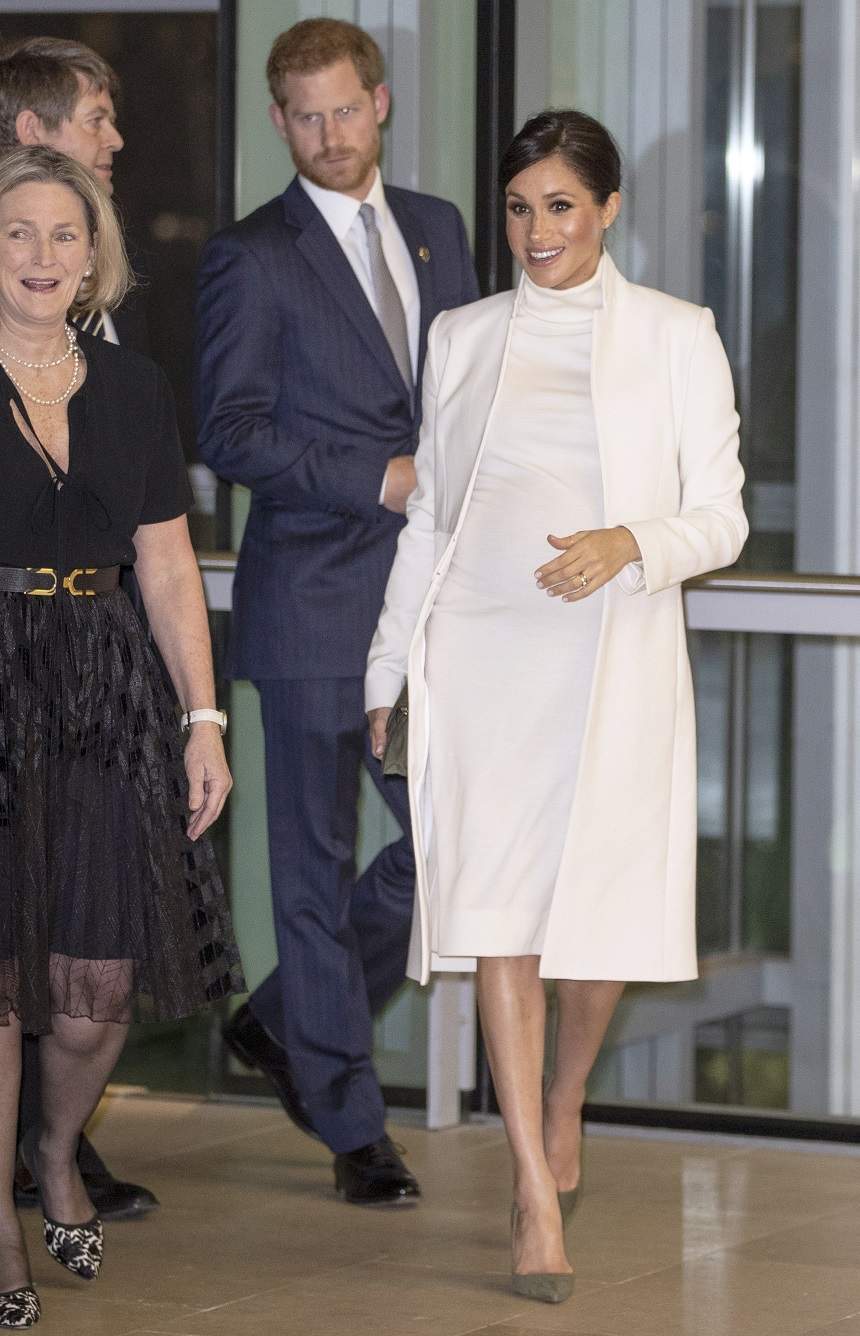 FOTO / Meghan Markle, cea mai sexy graviduță! Ducesa de Sussex a atras toate privirile cu ultima ei apariție