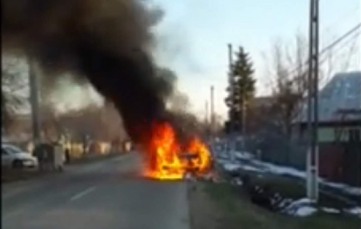 VIDEO / O maşină a luat foc de la sistemul audio, în Argeş! Ce s-a întâmplat cu pasagerii