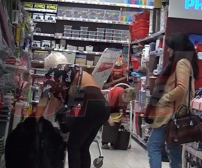 VIDEO PAPARAZZI / Ea e bomba bombelor, prinţesa prinţeselor! Loredana Chivu, în sânii goi, la shopping! Imagini explicite