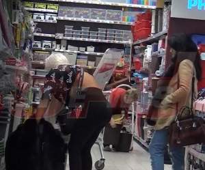 VIDEO PAPARAZZI / Ea e bomba bombelor, prinţesa prinţeselor! Loredana Chivu, în sânii goi, la shopping! Imagini explicite