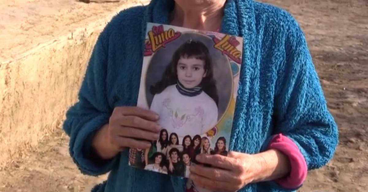 VIDEO / Ea este Denisa, fetița din Vaslui care a murit în fața bunicii. Femeia susține că micuța putea fi salvată