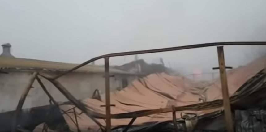 VIDEO / Incendiu devastator în Constanţa! Un motel a fost complet distrus