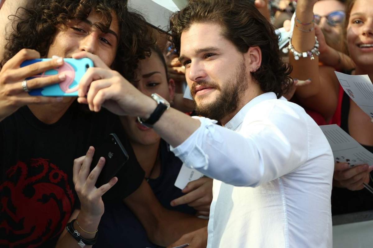 Motivul pentru care soția lui Kit Harington n-a mai vorbit cu el timp de trei zile: „Ea a vrut să știe”