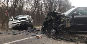 Accident grav în Botoșani! O șoferiță a evitat un câine și s-a izbit violent de altă mașină