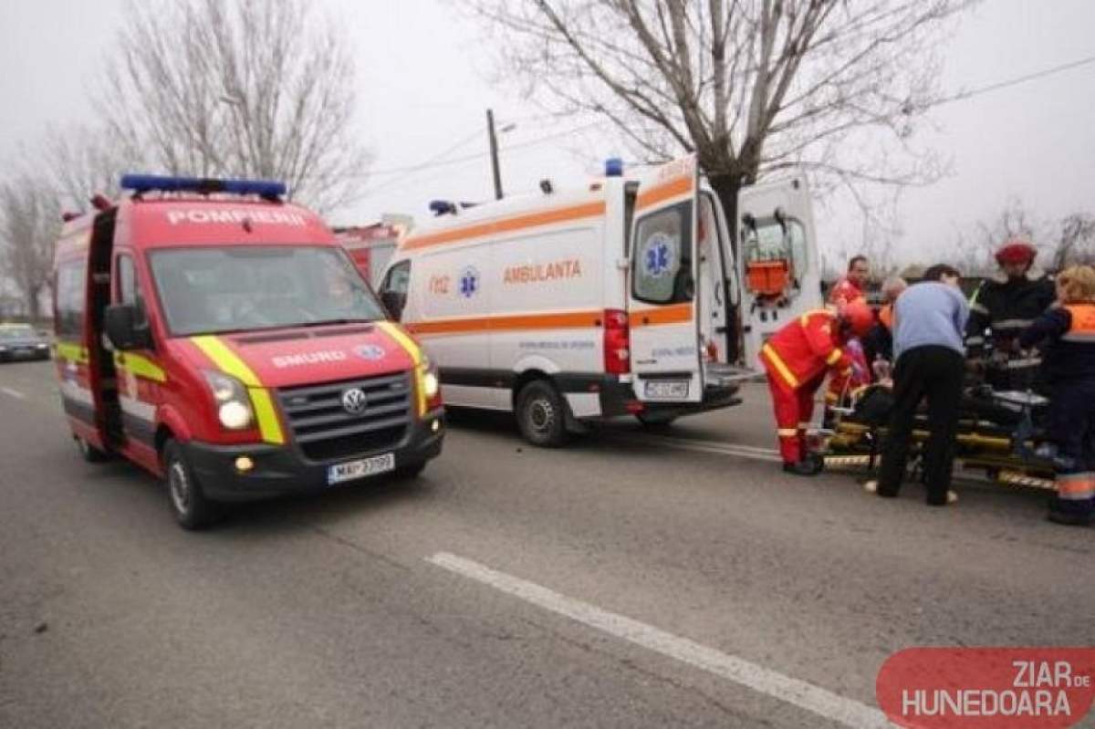Un hunedorean a scăpat cu viaţă dintr-un accident, dar a murit după ce a ieşit din maşină să verifice pagubele