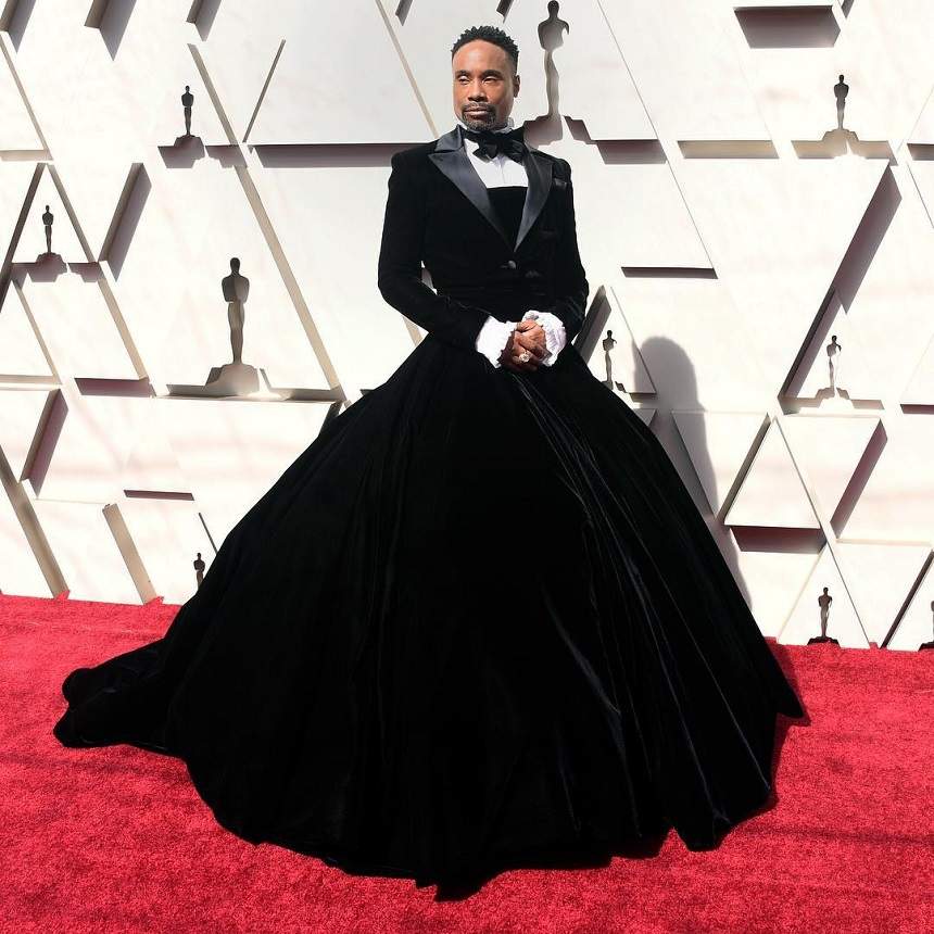 VIDEO / Apariţie de senzaţie la Oscar 2019! Care a fost motivul pentru care un actor a îmbrăcat o rochie fastuoasă