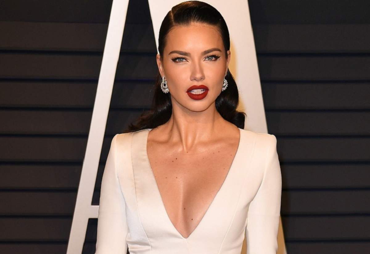 FOTO / Adriana Lima, apariție super hot la Gala Premiilor Oscar! A îmbrăcat o rochie cu un decolteu amețitor