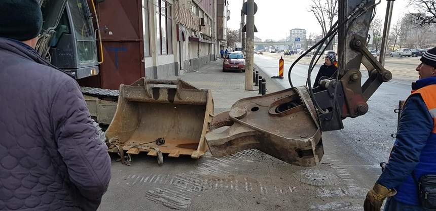 FOTO / Bucurie mare pentru fanii rapidiști! Au început demolările pe bătrânul Giulești