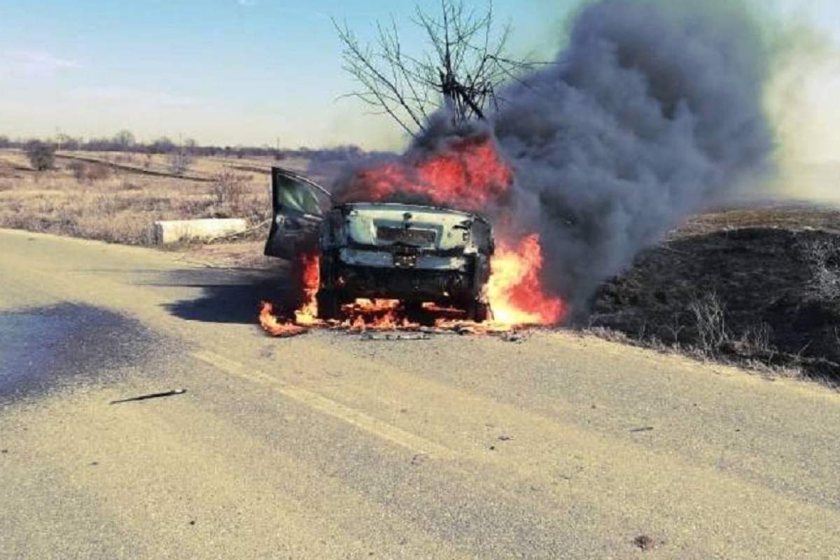 Accident grav în Teleorman! Doi oameni au murit, după ce maşina lor s-a oprit într-o podişcă şi a luat foc. VIDEO