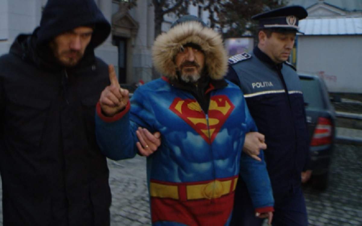 Superman de Iași, amendat pentru că a vrut să se arunce de pe Teatrul Național. Ascunde un trecut sumbru