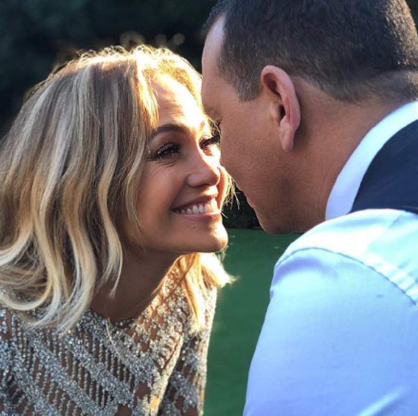 FOTO / Jennifer Lopez și Alex Rodriguez au împlinit 2 ani de relație. Ce anunț a făcut vedeta