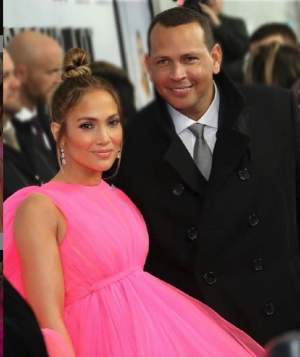 FOTO / Jennifer Lopez și Alex Rodriguez au împlinit 2 ani de relație. Ce anunț a făcut vedeta