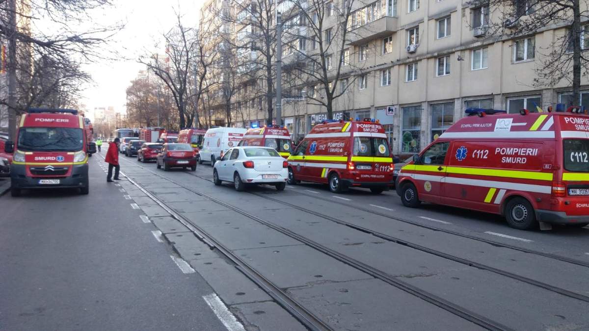 VIDEO / Incendiu puternic într-un bloc din Capitală! Se intervine de urgență