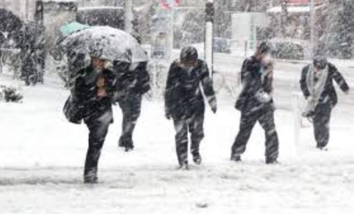 Prognoză meteo sumbră pentru toată România! De marți, iarna se instalează din nou, în mai multe regiuni din țară