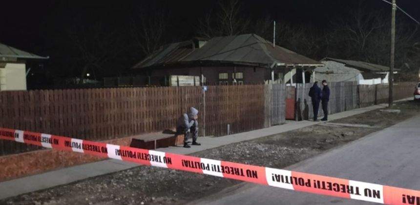 Doi soţi au ars de vii, după ce casa lor a fost incendiată de un vecin gelos. Bărbatul apoi s-a sinucis