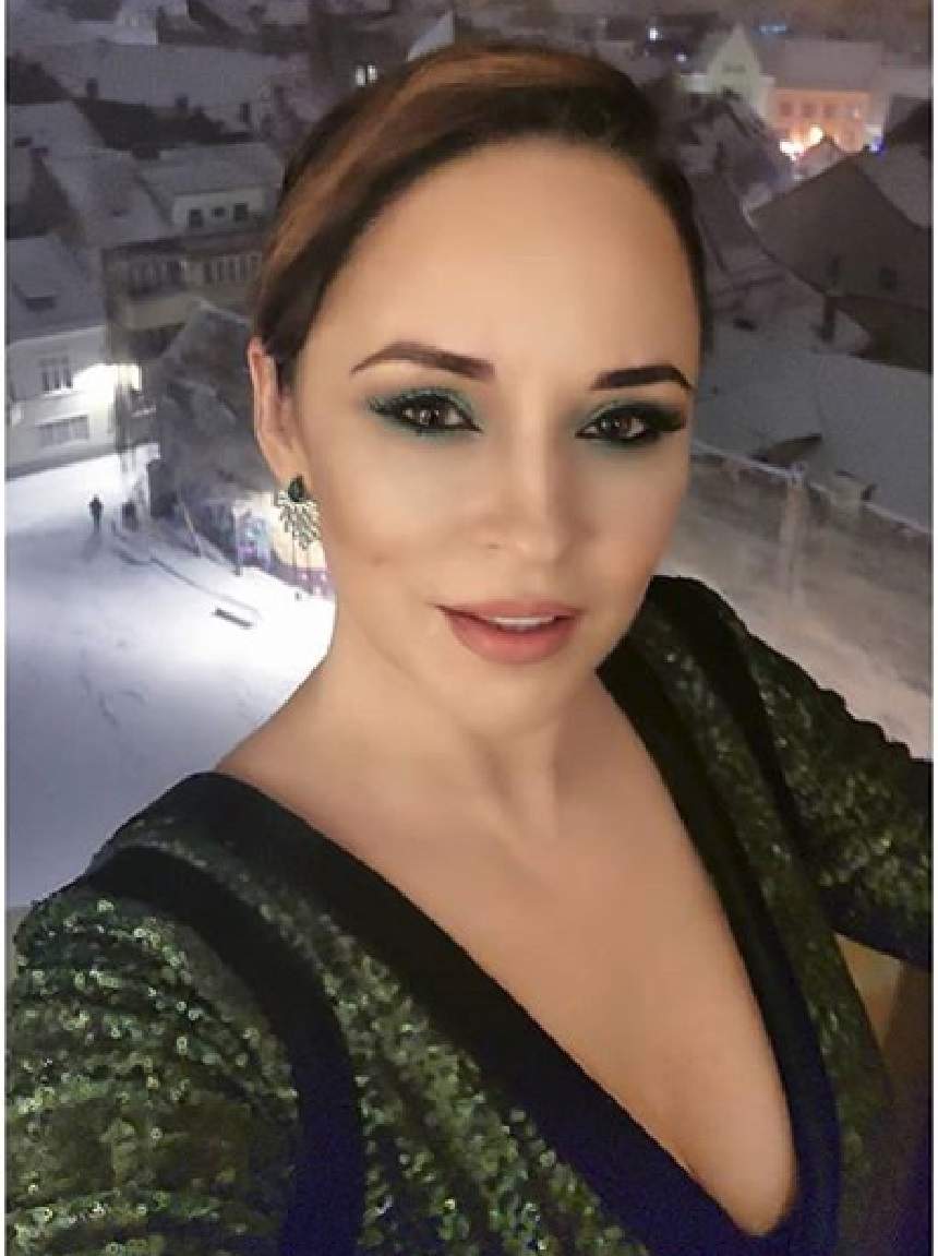 FOTO / Andreea Marin, din nou pe tocuri! Vedeta s-a recuperat rapid după accidentarea la picior
