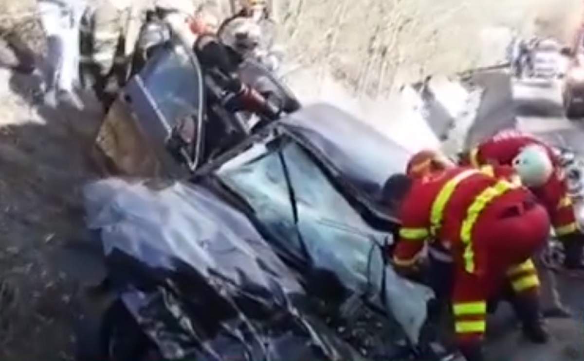 Imagini şocante de la accidentul din Argeş! O fată de 19 ani este în stare gravă