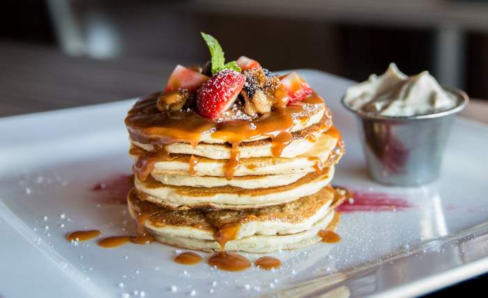 Rețete pentru micul-dejun: Pancakes cu ricotta și portocale