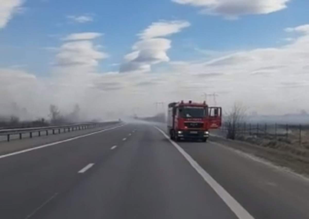 Traficul a fost oprit pe autrostrada Bucureşti-Piteşti, din cauza unui incendiu de vegetaţie!