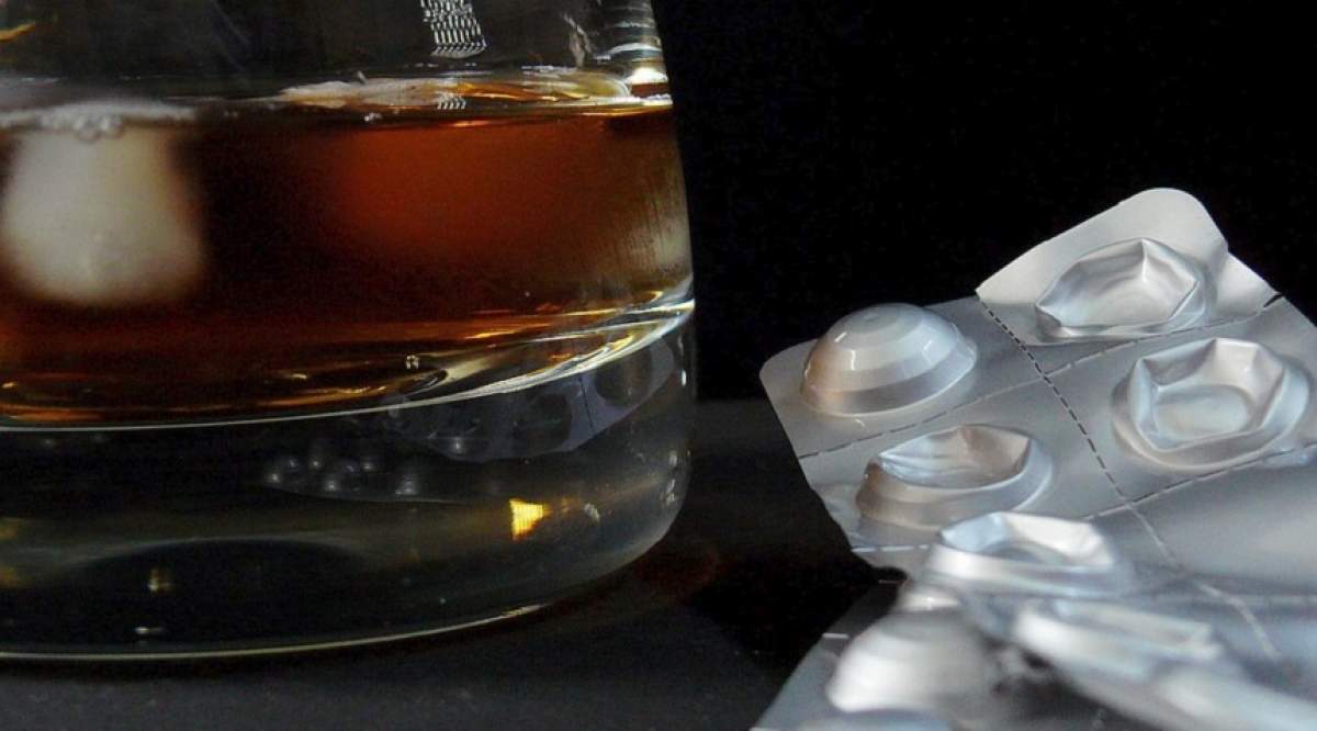 Două femei, de 29 şi 39 de ani, au înghiţit pastile cu alcool pentru a se sinucide! Şoc la un spital din Iaşi