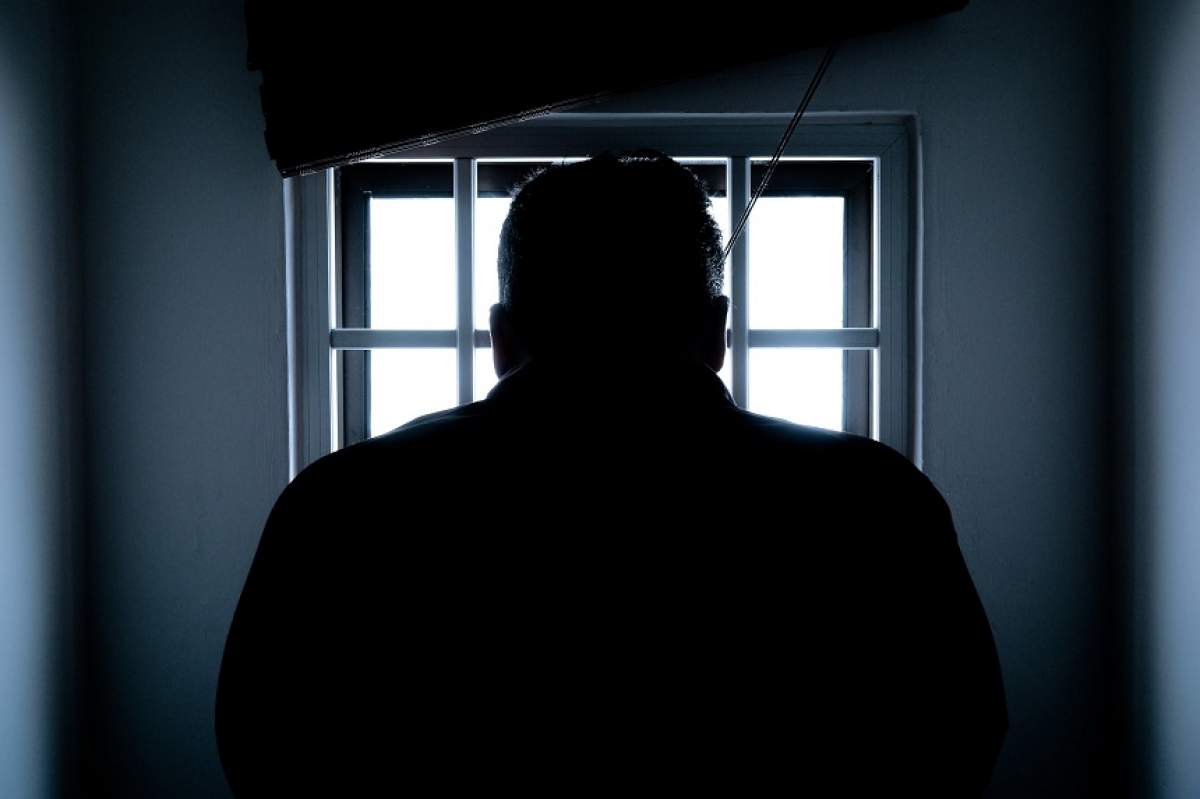 Un deținut de 24 de ani din Penitenciarul Oradea și-a pus capăt zilelor! Tânărul condamnat pentru un viol s-a spânzurat