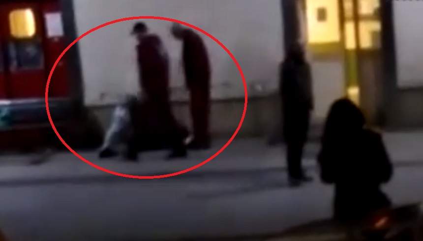 VIDEO / Scene șocante la un spital  din Iași! Un bătrân a fost snopit în bătaie de paznici