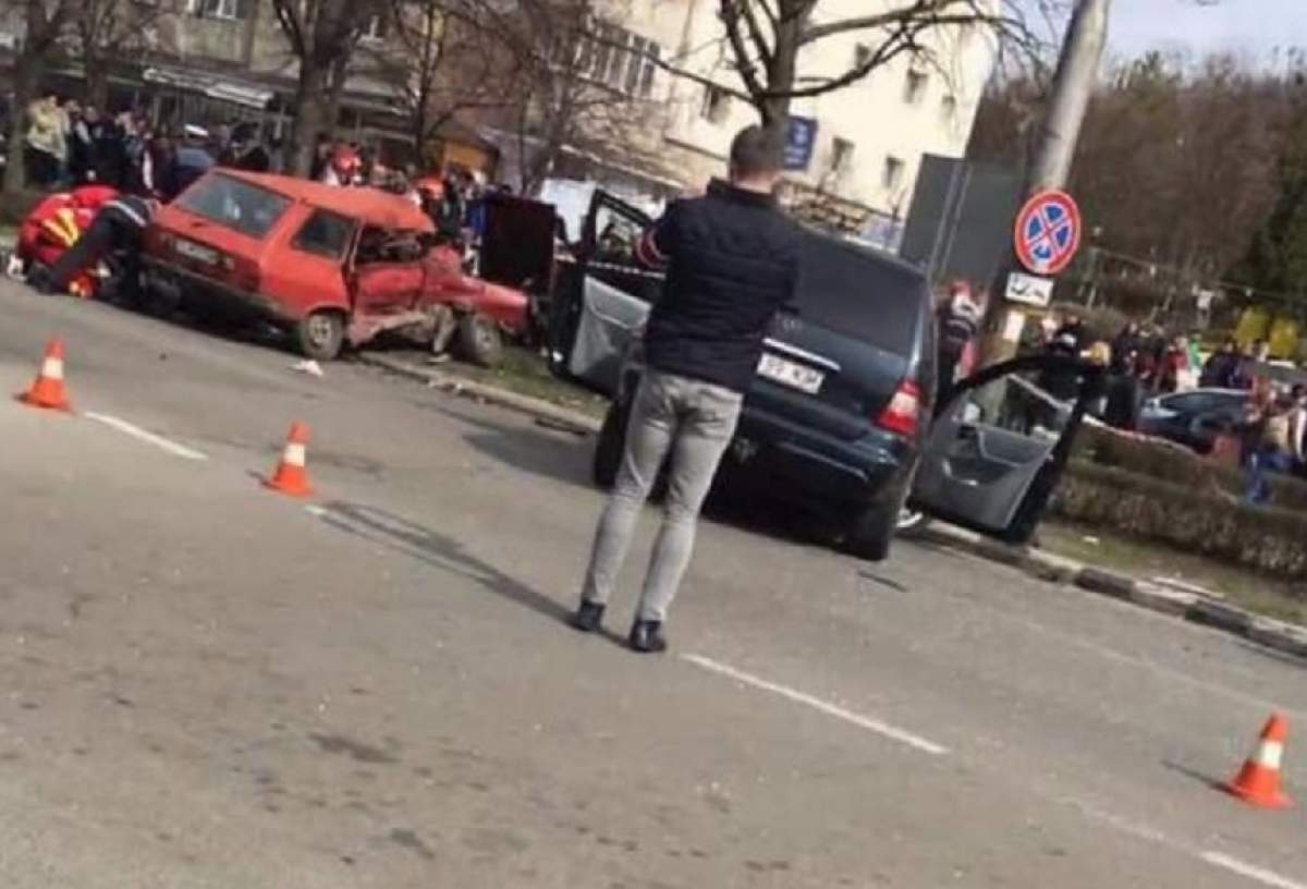 Bărbat mort, după ce două mașini s-au făcut praf, în centrul Zalăului